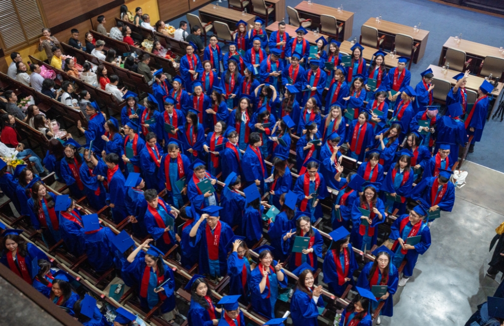 The ISB Graduation Ceremony 2024 took place in a joyful atmosphere, filled with the pride of teachers, family, and friends celebrating the achievements of the new graduates and postgraduates